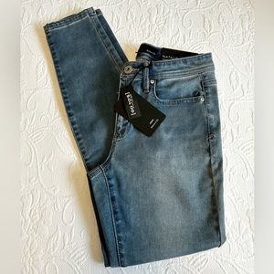 RW&CO Small Natalie Jeans NWT 28”